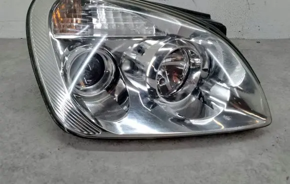 KIA Carens II Headlight/headlamp 92102-1D002A011A