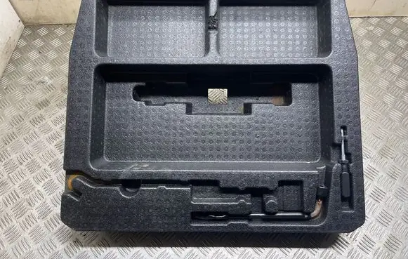 Subaru Legacy Tool set 91144AL04A