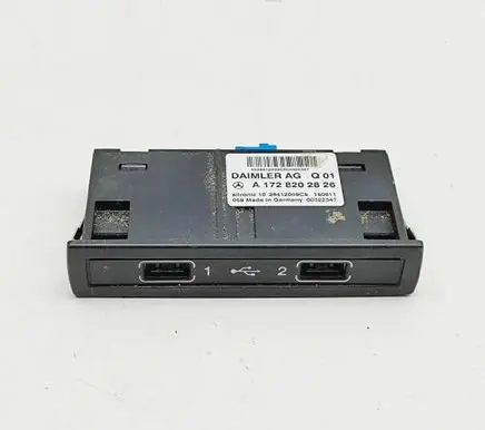 Mercedes-Benz E C207 W207 USB socket connector A1728202826