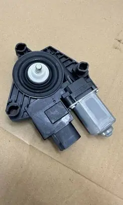 BMW X3 G01 Front door window regulator motor 7457250 C59098102