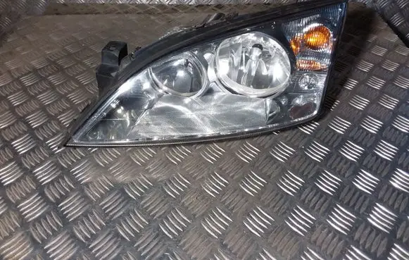 Ford Mondeo Mk III Headlight/headlamp 1S71130065E 301174203