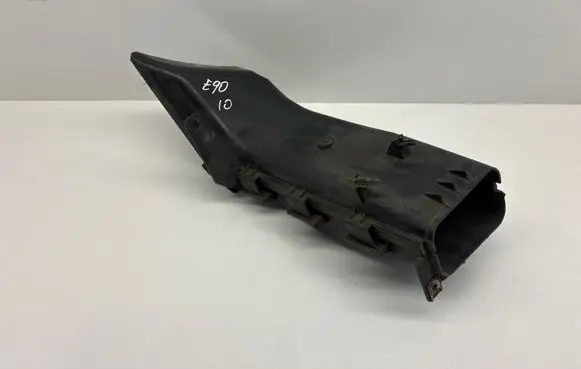 BMW 3 E90 E91 Intercooler air guide/duct channel 7121570