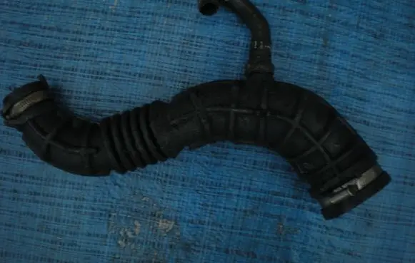 Nissan Note (E11) Air intake hose/pipe