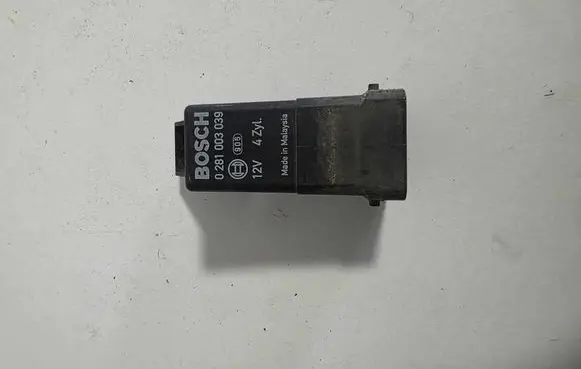 Peugeot Boxer Glow plug pre-heat relay 0281003039