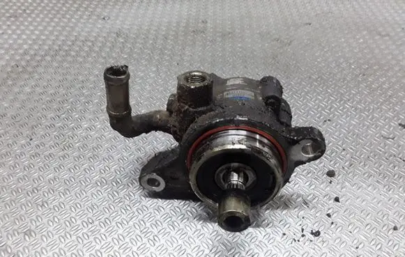 Nissan X-Trail T30 Power steering pump 8H800