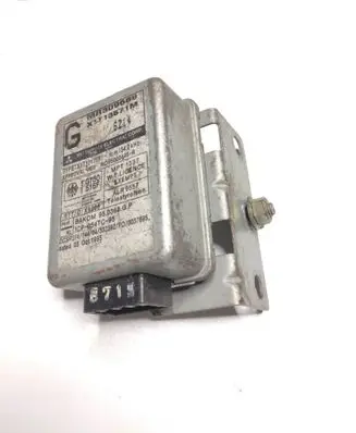 Mitsubishi Pajero Sport I Fuse module MR309668 X1T13571M ALR9557