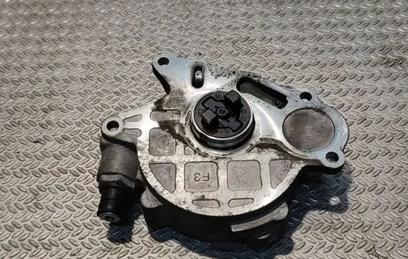 Volkswagen Caddy Vacuum pump 03L145100F