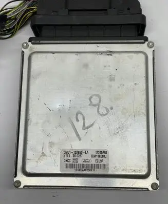 Ford Focus Engine control unit/module 3M5112A650LA