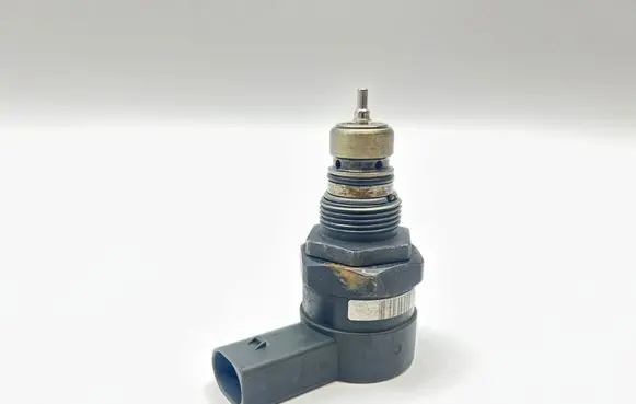 Mercedes-Benz CLS C219 Fuel pressure sensor A6110780449 6110780449