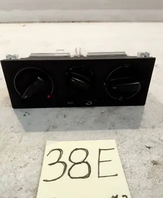 Volkswagen PASSAT B5 Climate control unit 1J0819045G