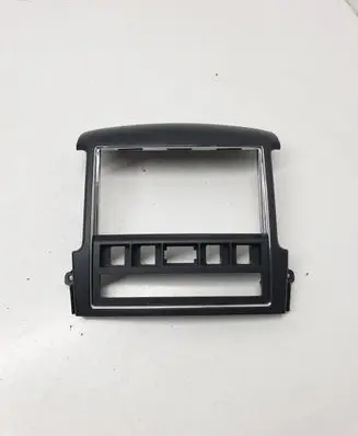 Radio/GPS head unit trim