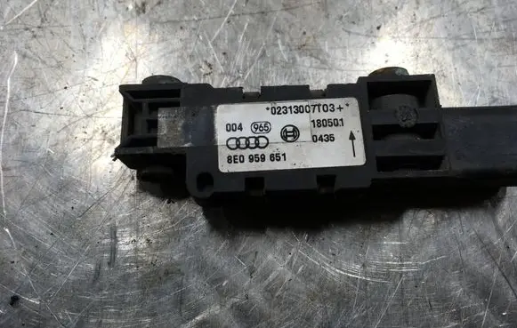 Audi A4 S4 B7 8E 8H Airbag deployment crash/impact sensor 8E0959651 023130C7T03 1805010435