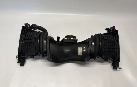 Mercedes-Benz E W212 Turbo air intake inlet pipe/hose A6420901642 A6420900048