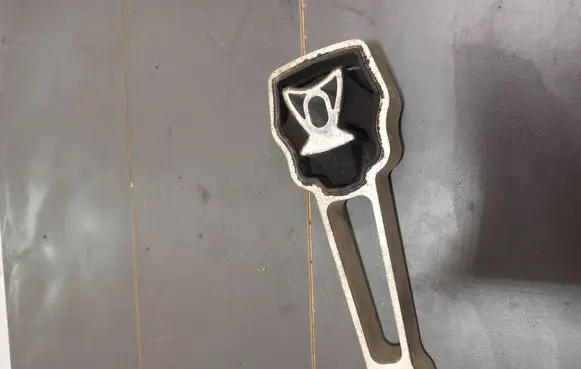 Engine mount bracket