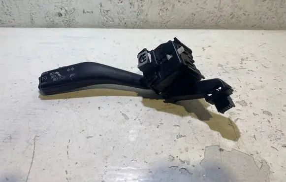 Volkswagen Tiguan Light switch 1K0953513G