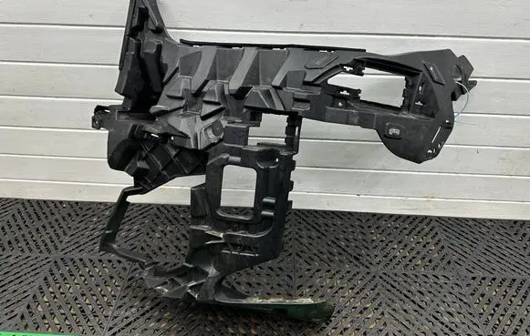 BMW X5 G05 Front bumper mounting bracket 8085627