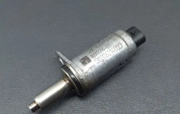 Audi A8 S8 D4 4H Camshaft vanos timing valve 06E103697H 10797401