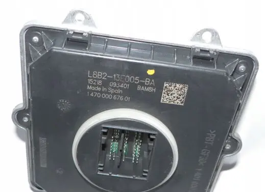 Land Rover Defender Xenon control unit/module 147000067601 L8B2-13E005-BA