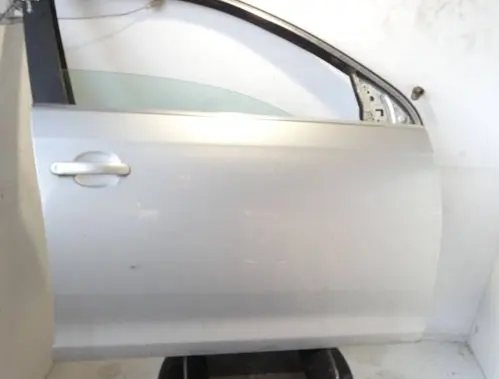 Volkswagen Golf V Front door DZRZWI-PP