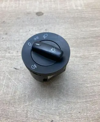 Volkswagen Jetta III Light switch 1K0941431P