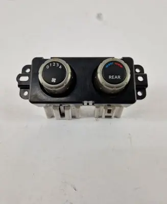 Nissan Pathfinder R51 Climate control unit 27501EA600