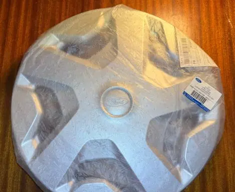 Ford Fiesta R15 wheel hub/cap/trim 2143707 H1BC1130AD