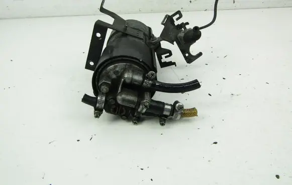 Audi 80 90 S2 B4 Fuel filter housing 
