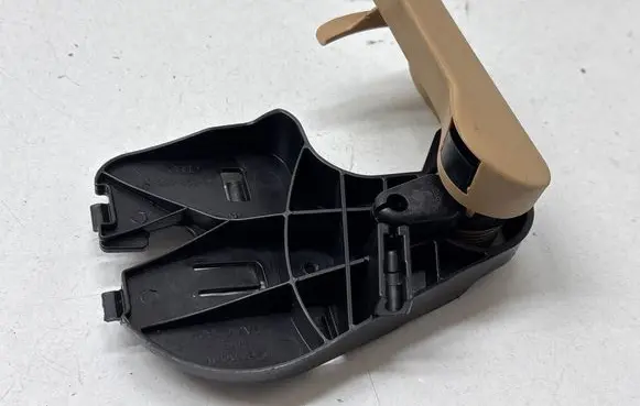 Engine bonnet (hood) release handle