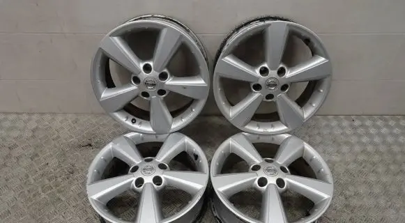Nissan Qashqai R17 alloy rim 40300EY17C