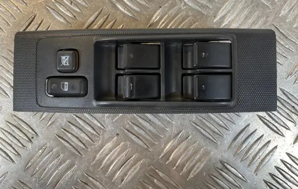 Toyota Corolla Verso AR10 Electric window control switch 848200F030 37073C231A05
