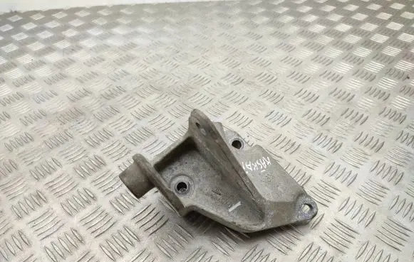 Nissan Qashqai Engine mounting bracket 11332JD500
