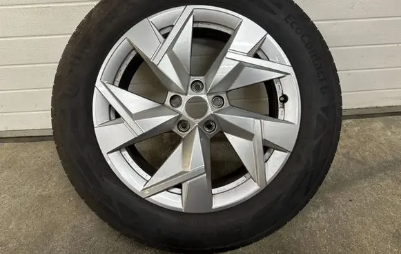 R18 alloy rim