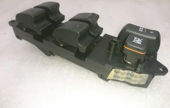 Toyota Corolla Verso AR10 Electric window control switch 848200F030 7073C244A06