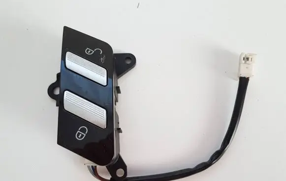 Mercedes-Benz S W221 Central locking switch button A2218213051 10351998 03371040101