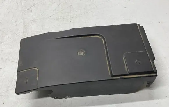 Opel Insignia A Battery box tray cover/lid 13330946