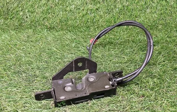 BMW X5 E53 Tailgate/trunk/boot lock/catch/latch 8408963