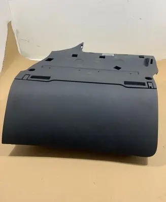 Glove box