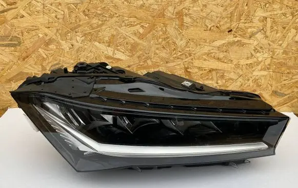 Skoda Superb B9 Headlight/headlamp 3P1941016 L991640