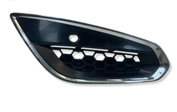 Volvo V60 Front bumper upper radiator grill 31347031