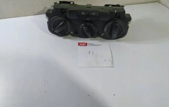 Volkswagen Golf V Climate control unit
