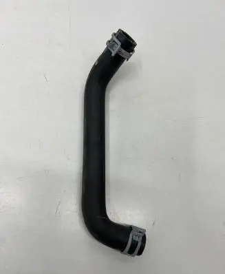 Mercedes-Benz CLA C118 X118 Engine coolant pipe/hose A2822030082