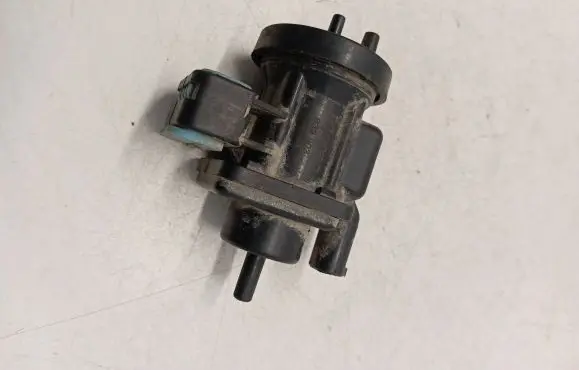 Mercedes-Benz Vito Viano W638 Vacuum valve 639903