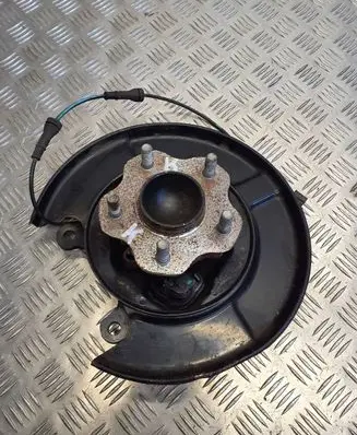 Nissan Juke I F15 Rear wheel hub