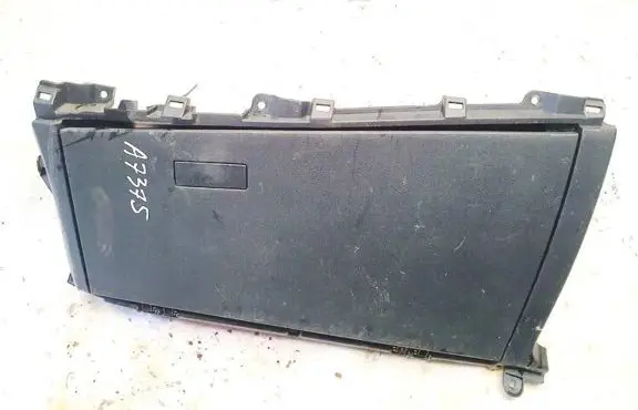 Glove box