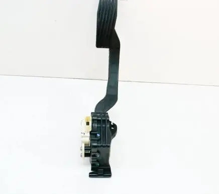 Opel Mokka Accelerator throttle pedal 95087911