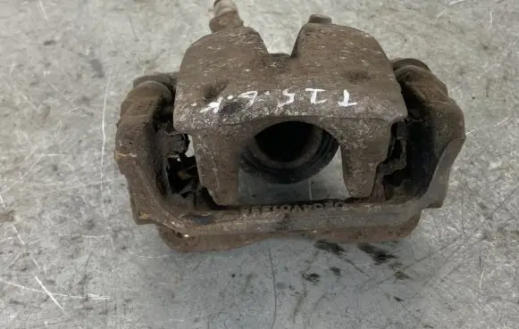 Toyota Avensis T250 Rear brake caliper
