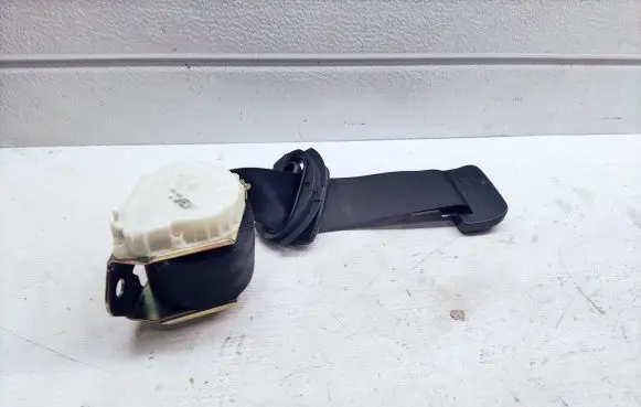 Volkswagen Touran I Third row seat belt 1T0857811BRAA 1T0857738A