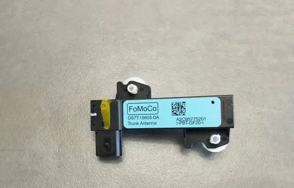 Volkswagen Amarok II Aerial GPS antenna DS7T15603DA A2C95775201