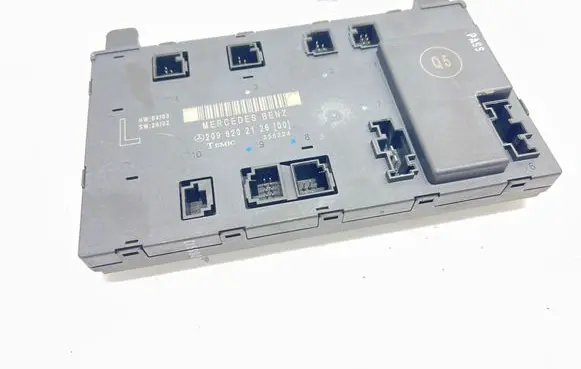 Mercedes-Benz CLK A209 C209 Door control unit/module 2098202126