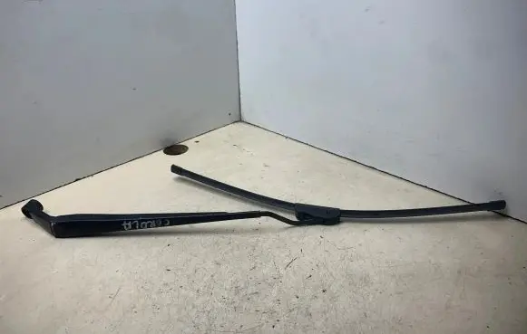Toyota Corolla Verso AR10 Windshield/front glass wiper blade 6799
